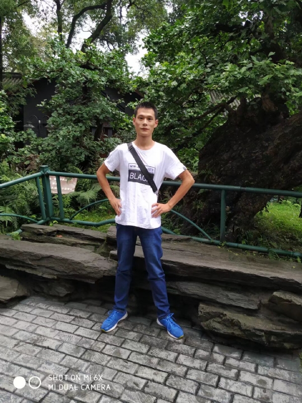 会飞的猪的第一张照片--大邑蓝颜知己交友网